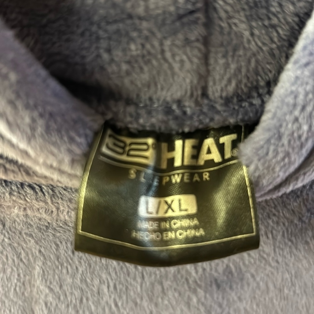 XL 32 Heat purple hooded sleep robe with front pocket- never worn